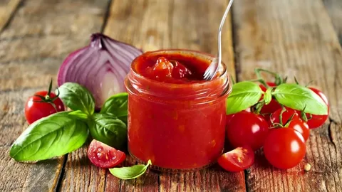 تصویر 4 از رب گوجه فرنگی خانگی سبک با بافت روان و طعم متعادل طبیعی